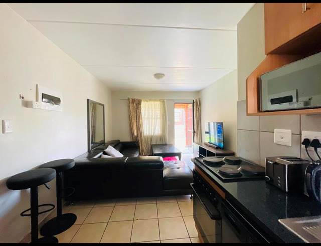 2 BEDROOM APARTMENT FOR SALE IN OLIFANTSVLEI